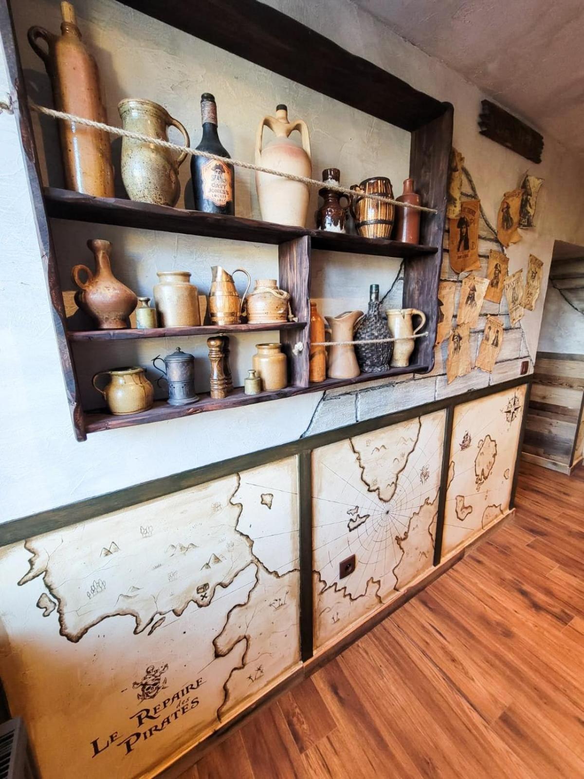 Le Repaire Des Pirates Logement Magique Sainte-Croix-en-Plaine Esterno foto